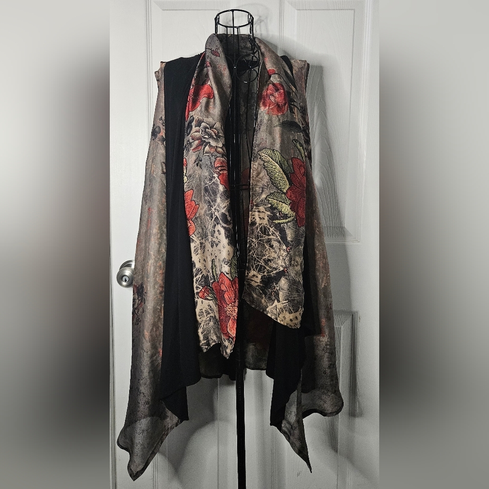 Sleeveless Cape Wrap